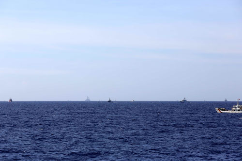 Hoàng Sa ngày 18.6: Thêm 2 tàu quét mìn Trung Quốc ở giàn khoan Hải Dương - 981 6