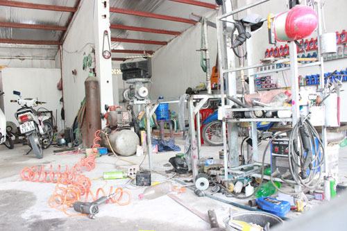 Sinh viên nghèo vượt khó để mở tiệm sửa xe 2