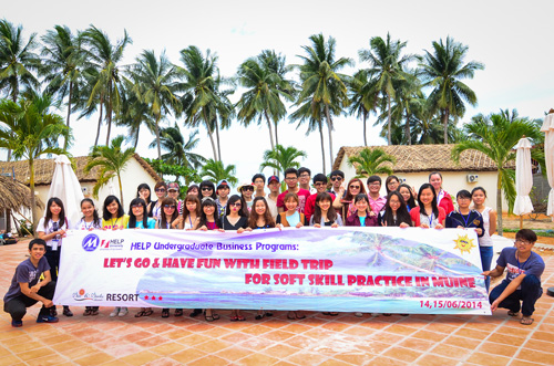 Sinh viên trường ĐH Tài chính – Marketing thi kỹ năng kết hợp với dã ngoại tại Mũi Né, Phan Thiết, ngày 14&15/06/2014