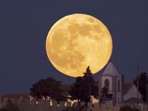 ‘Siêu trăng’ rực rỡ trong đêm 12.7 - Ảnh: NASA