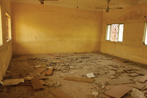 Một phòng học bỏ hoang của trường THPT Tiên Lãng - Ảnh: VNK