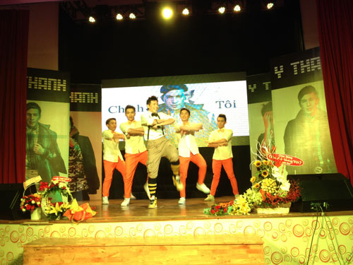 Live Show 'Hát vui nhảy khỏe' phục vụ miễn phí cho sinh viên
