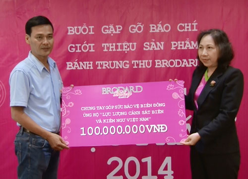 Bánh trung thu Brodard góp sức bảo vệ biển Đông