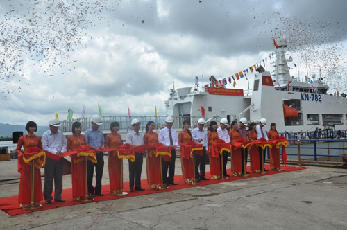 chính thức bàn giao tàu kiểm ngư KN 782 hiện đại nhất Việt Nam