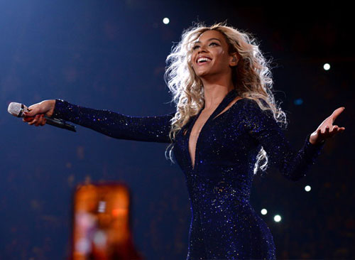 Beyoncé dẫn đầu đề cử của MTV VMA 2014 