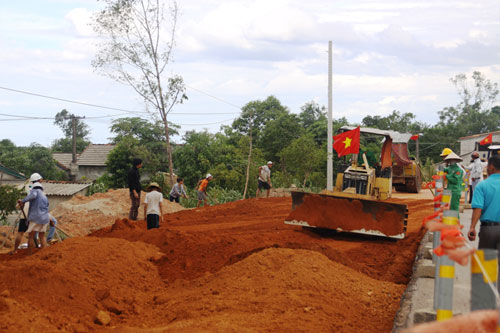 Bộ trưởng Đinh La Thăng phê bình cấp dưới làm trái nguyên tắc tại dự án mở rộng quốc lộ 1 đoạn qua Quảng Trị 2