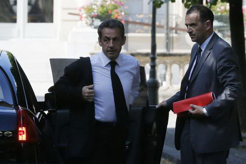 Cựu Tổng thống Pháp Sarkozy bị tạm giam để điều tra