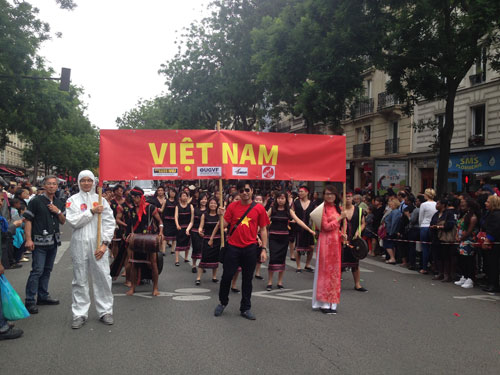 Việt Nam tham dự lễ hội Carnaval Nhiệt đới tại Paris 11