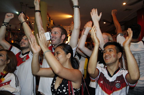 Người Đức vỡ òa sau chức vô địch World Cup 2014 5