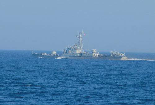 Trung Quốc tăng tàu quân sự bảo vệ giàn khoan