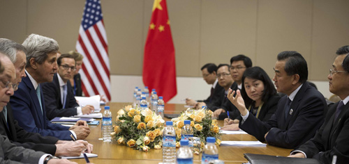 Phái đoàn Mỹ hội đàm cùng phái đoàn Trung Quốc - Ảnh: Reuters