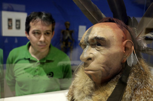 Mô hình người Neanderthal tại một viện bảo tàng ở Tây Ban Nha - Ảnh: AFP