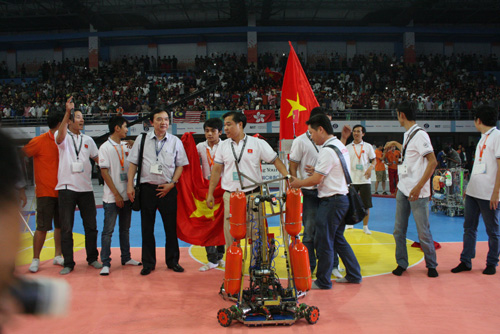 Việt Nam vô địch Robocon 1