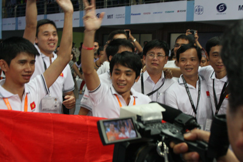 Việt Nam vô địch Robocon 2