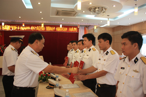 Đảng ủy, Bộ Tư lệnh Hải quân trao quyết định bổ nhiệm cán bộ d