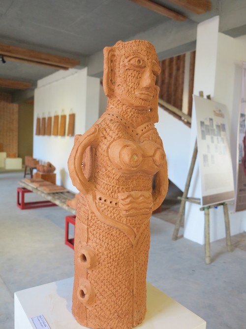 Tác phẩm gốm thể hiện văn hóa của người dân tộc vùng cao