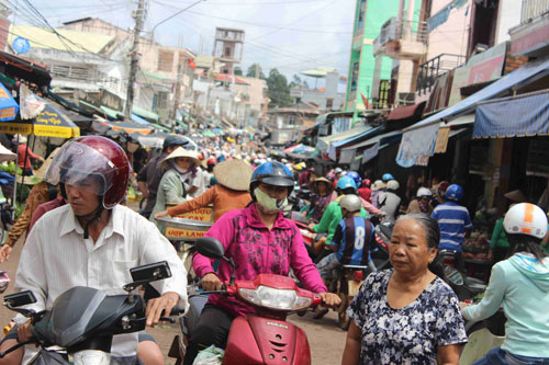Nhếch nhác chợ Thị xã Đồng Xoài