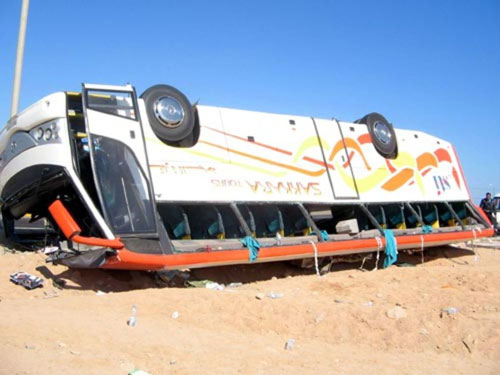 Xe buýt đâm nhau, 33 người chết ở Ai Cập