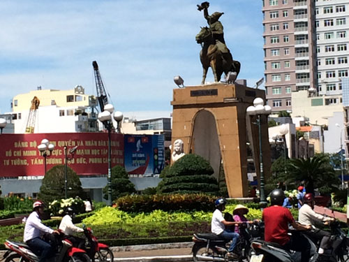 Dời tượng Trần Nguyên Hãn và tượng Quách Thị Trang