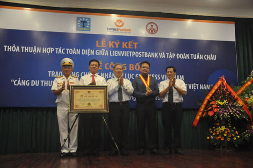 Tuần Châu Kỷ lục Việt Nam dành cho Cảng du thuyền nhân tạo lớn nhất Việt Nam