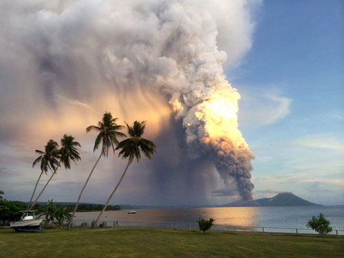 Núi lửa phun ở Papua New Guinea ảnh hưởng hàng không