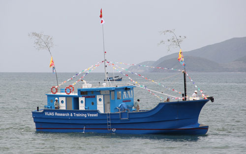 Khám phá tàu câu cá ngừ vỏ composite kiểu Nhật 1