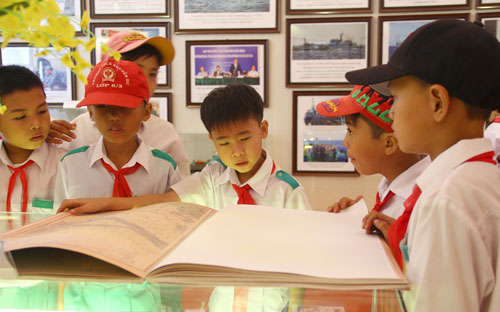 Nhiều hiện vật, tư liệu mới về Hoàng Sa, Trường Sa trưng bày tại Quảng Nam 5