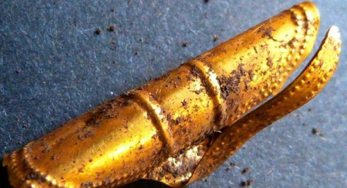 Đi thực tế đào được trang sức vàng 4.300 năm 2