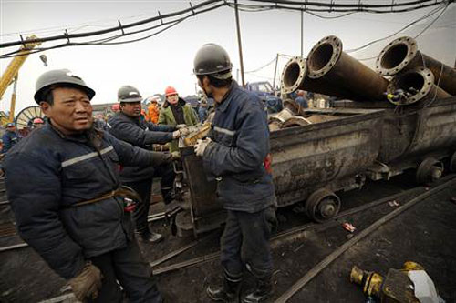 29 người bị mắc kẹt do nổ mỏ than ở Trung Quốc