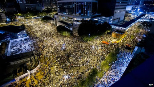 Hồng Kông bắt đầu chiến dịch 'bất tuân dân sự'