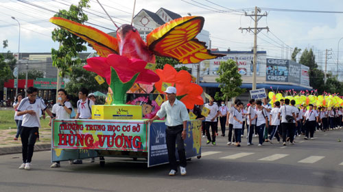 Lễ hội đèn trung thu lớn nhất Việt Nam 3