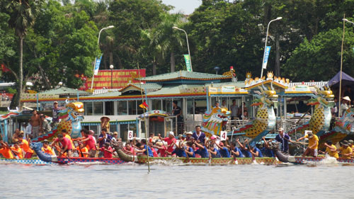 Tưng bừng lễ hội đua thuyền rồng trên sông Hương 6