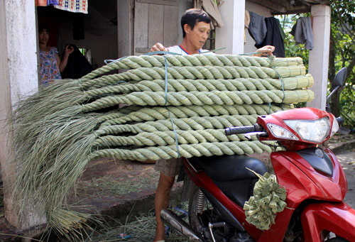 Độc đáo nghề “quấn đuôi trâu” 8