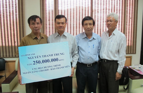 Gia đình cụ Trần Thị Hảo tặng 250 triệu đồng giúp người nghèo