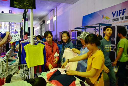 282 gian hàng tiêu chuẩn tham gia hội trợ thời trang Việt Nam 
