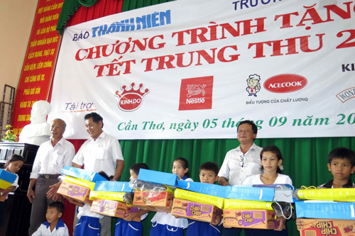 Trung thu cho trẻ nghèo miền Tây