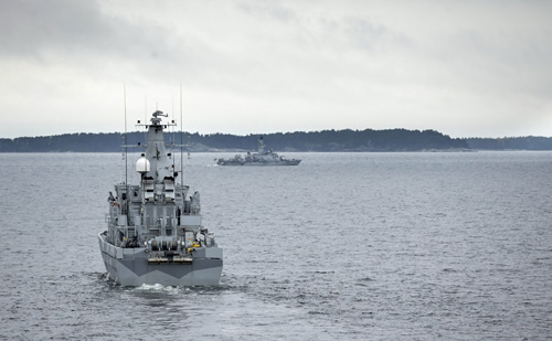 Tàu quét mìn HMS Kullen của Thụy Điển đang sục sạo vùng biển xung quanh nước này - Ảnh: AFP