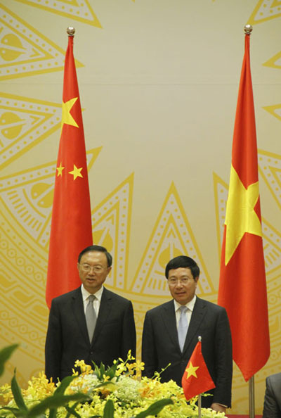Phó Thủ tướng, Bộ trưởng Bộ ngoại giao Phạm Bình Minh và ông Dương Khiết Trì 1