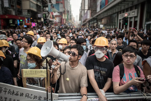 Người biểu tình Hồng Kông lại gây áp lực