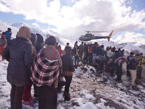 Lở tuyết kinh hoàng ở Nepal