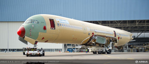 Lộ diện chiếc A350 XWB đầu tiên của Vietnam Airlines
