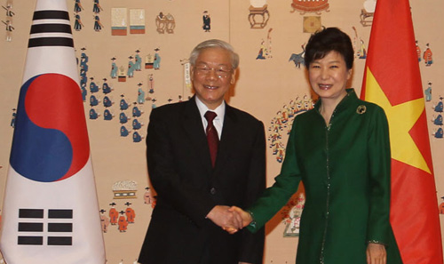 Tổng bí thư Nguyễn Phú Trọng và Tổng thống Hàn Quốc Park Geun-hye 