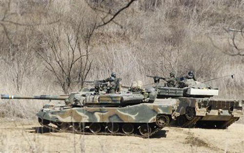 Quân đội Hàn Quốc trong một cuộc tập trận gần biên giới liên Triều - Ảnh:Reuters