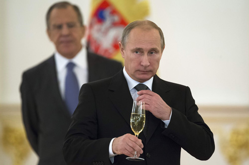 Tổng thống Putin khẳng định phương Tây không thể cô lập Nga - d