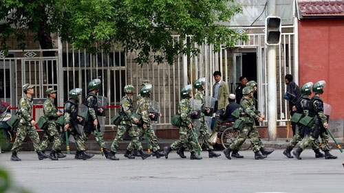 Lực lượng cảnh sát tuần tra tại Tân Cương 