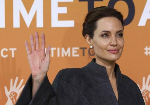 Angelina Jolie được kỳ vọng sẽ là nữ đạo diễn thứ năm bước vào đường đua Oscar - Ảnh: Reuters