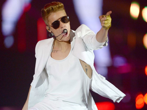 Justin Bieber bị tòa Argentina triệu tập vì scandal hành hung