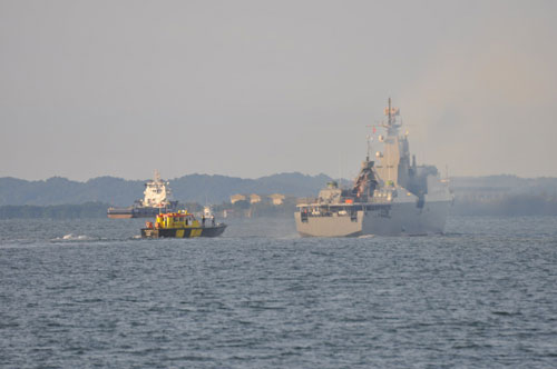 Hải quân hoàng gia Brunei đón biên đội chiến hạm Việt Nam 1