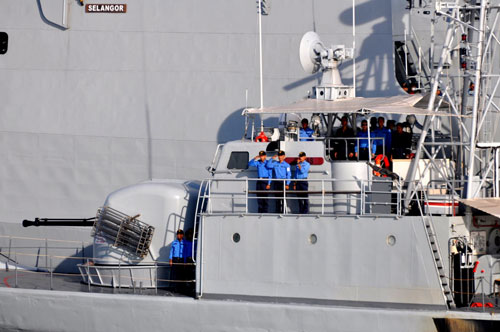 Hải quân hoàng gia Brunei đón biên đội chiến hạm Việt Nam 3