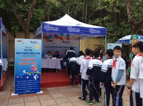 Hơn 1000 học sinh THCS Chu Văn An được khám, tư vấn chiều cao 2